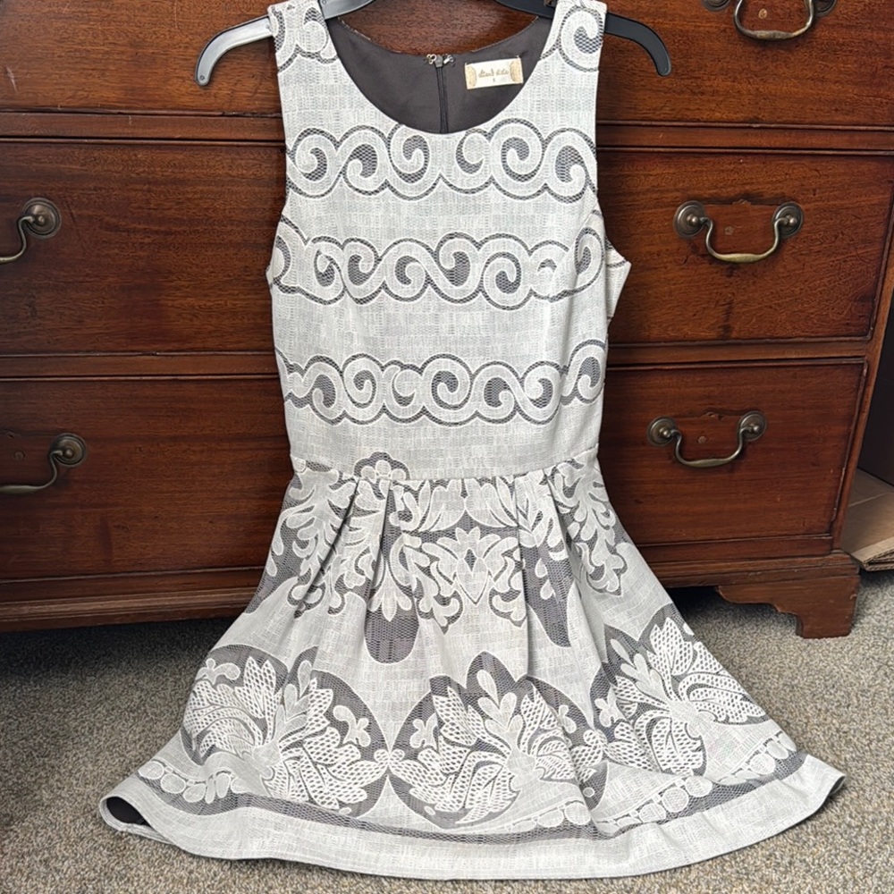 Altar’s State Gray Patterned Sleeveless Dress